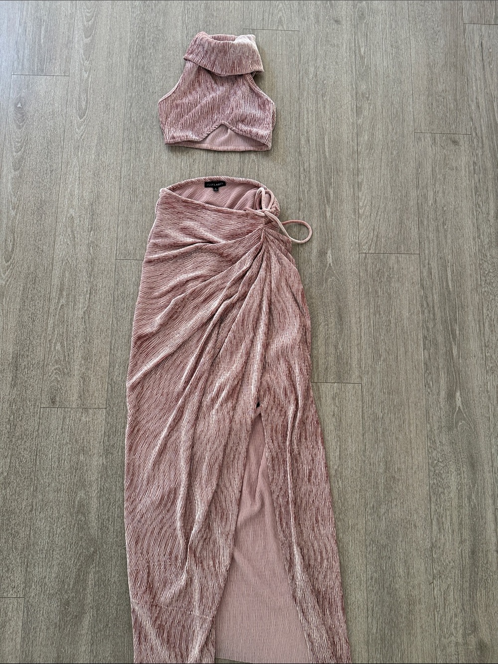 Champagne Chosen One Velvet Skirt Set - S
Two piece set